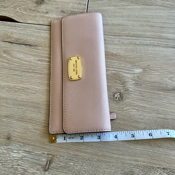 Michael Kors Blush Wallet - Picture 9 of 9